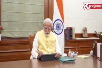 narendra modi signing farmers copy narendra modi signing farmers copy narendra modi signing farmers copy