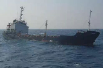 oil tanker sinks off Oman coast