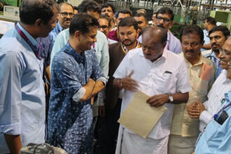 Union Minister Kumaraswamy visits Hindustan Machine Tools unit in Kerala