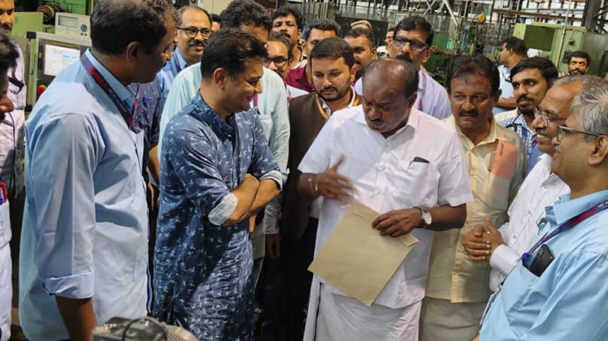 Union Minister Kumaraswamy visits Hindustan Machine Tools unit in Kerala