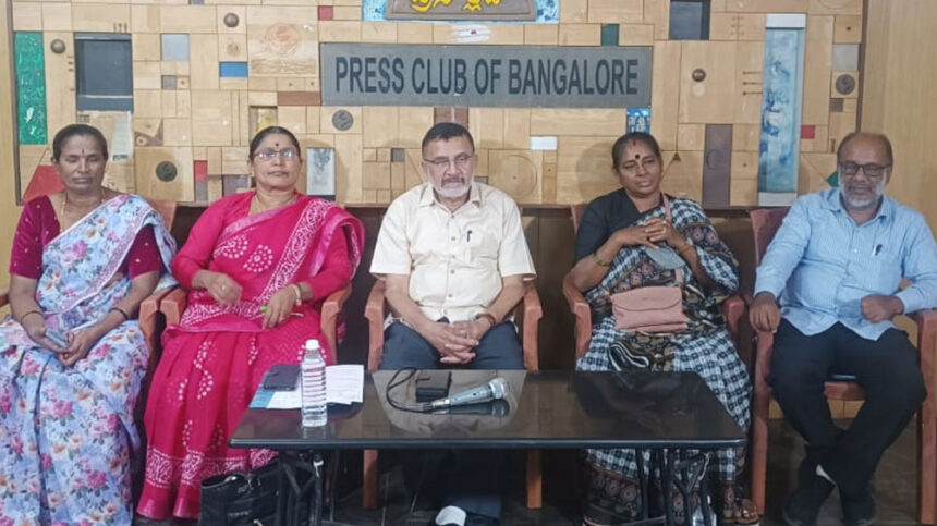 ಅಂಗನವಾಡಿ ಕಾರ್ಯಕರ್ತರ ಸಮಸ್ಯೆಗಳನ್ನು ಬಗೆಹರಿಸಲು ಆಗ್ರಹ 1 Anganawadi