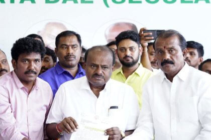 industry in Madakashira: HDK promises