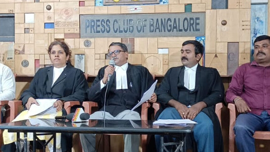 ಕಾರ್ಮಿಕ ಸೇವಾ ಕೇಂದ್ರಗಳ ನೌಕರರನ್ನು ವಜಾ ಖಂಡಿಸಿ ಹೋರಾಟ 1 Press Club