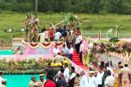 During the inauguration of the Ettinhole project