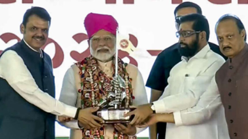 Prime Minister Modi released the 18th installment of PM Kisan Samman Nidhi