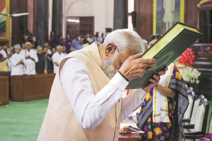PM Modi extends greetings to the nation on Constitution Day