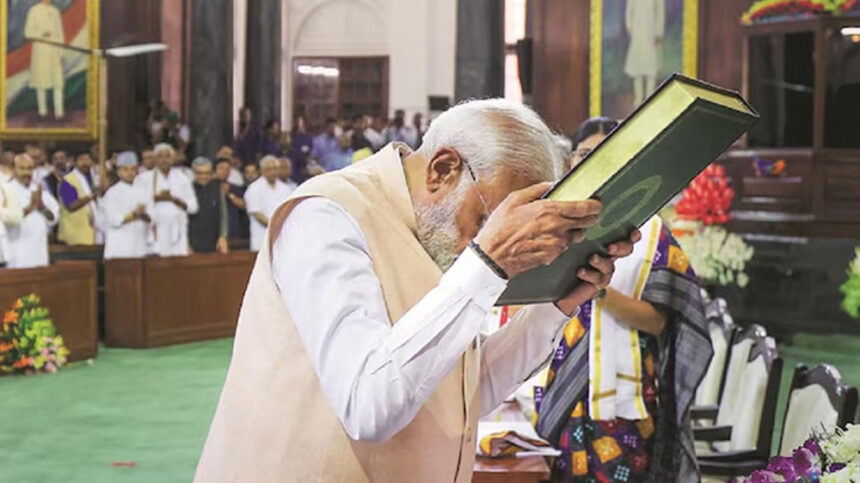 PM Modi extends greetings to the nation on Constitution Day
