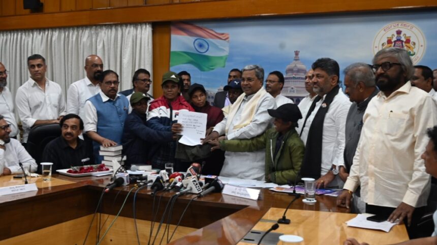 Naxalits Naxalits Naxalits