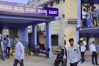 Classmates stab him for refusing to bring his school bag