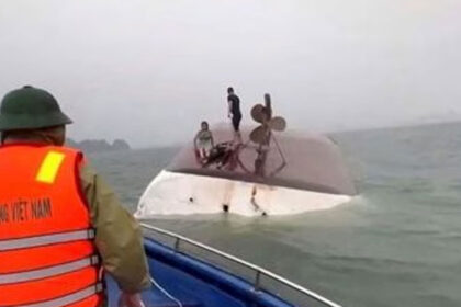 Boat Capsizes Boat Capsizes Boat Capsizes
