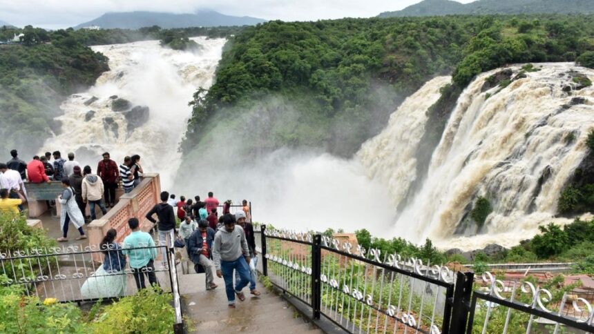 Shivanasamudra Gaganachukki falls Shivanasamudra Gaganachukki falls Shivanasamudra Gaganachukki falls