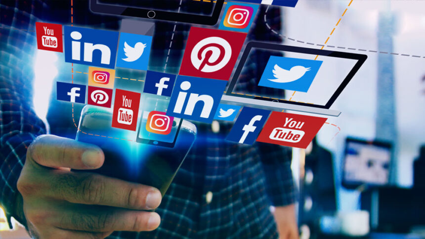 ಸೋಷಿಯಲ್ ಮೀಡಿಯಾ ಬಳಸುವಾಗ ಹುಷಾರ್, ಪೊಲೀಸರ ಎಚ್ಚರಿಕೆ 1 Social Media Social Media Social Media