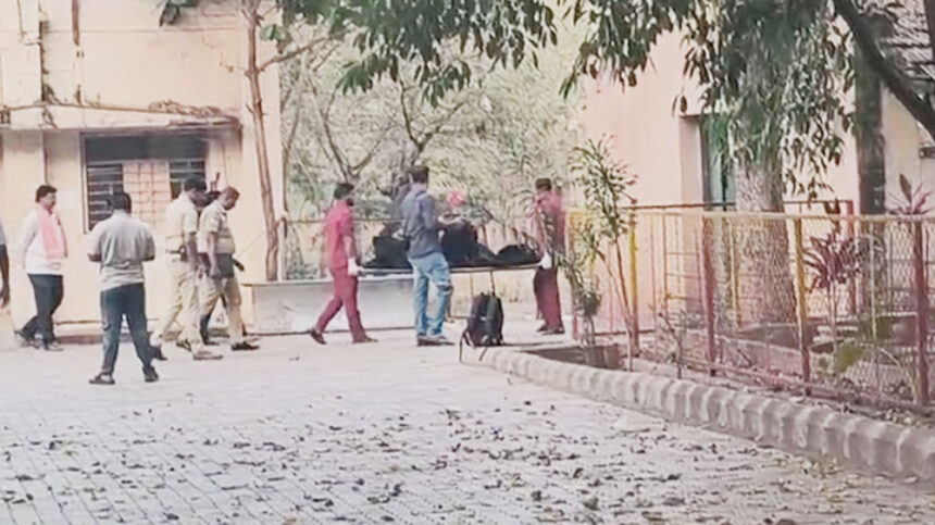 ಬಳ್ಳಾರಿ ವಸತಿ ಶಾಲೆಯಲ್ಲಿ ಬಾಲಕನ ಅಟ್ಟಹಾಸ : ಓರ್ವ ವಿದ್ಯಾರ್ಥಿ ಸಾವು, ಹಲವರಿಗೆ ಗಾಯ 1 Ballary Ballary Ballary