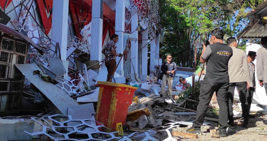 earthquake hits Indonesia earthquake hits Indonesia earthquake hits Indonesia